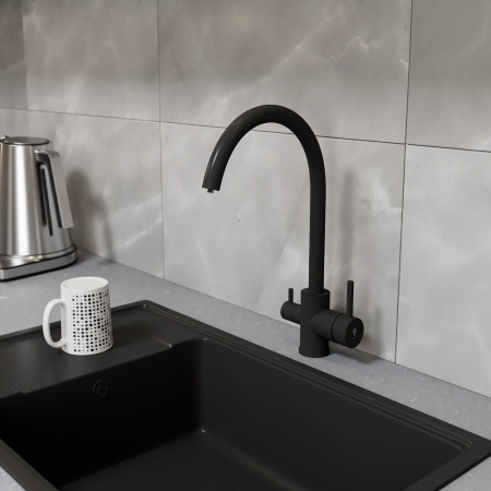 81d2fe037171af94d76bb7acd267940a